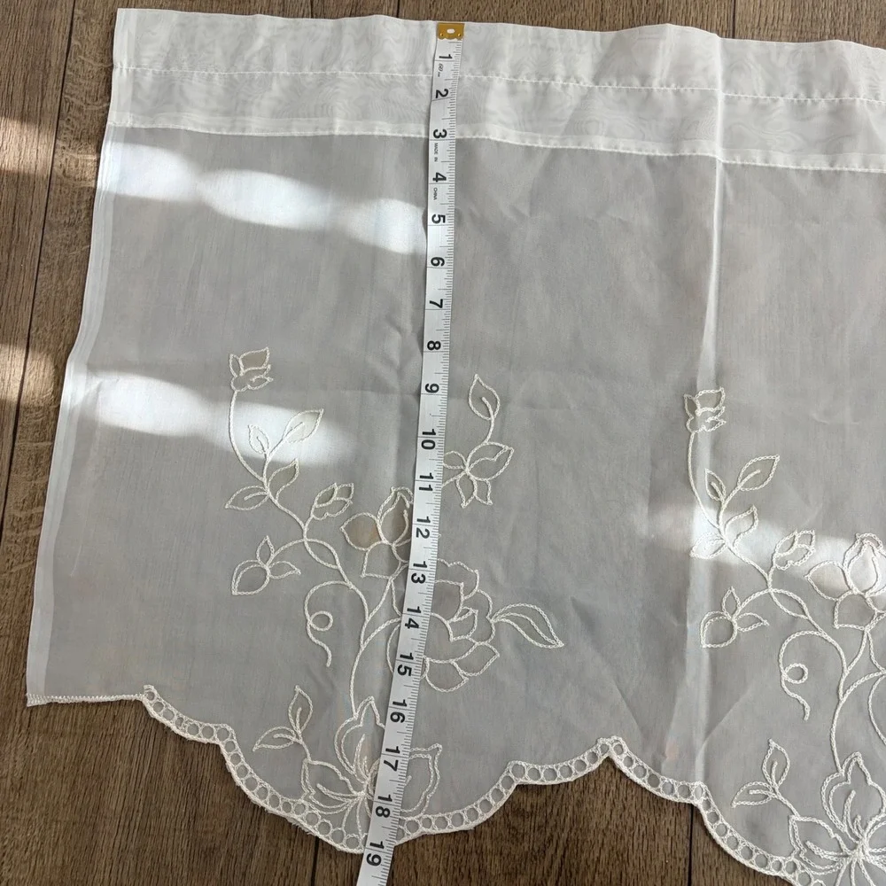 Vintage Window Valance Home 58x18 White Floral Embroidered Scalloped Sheer